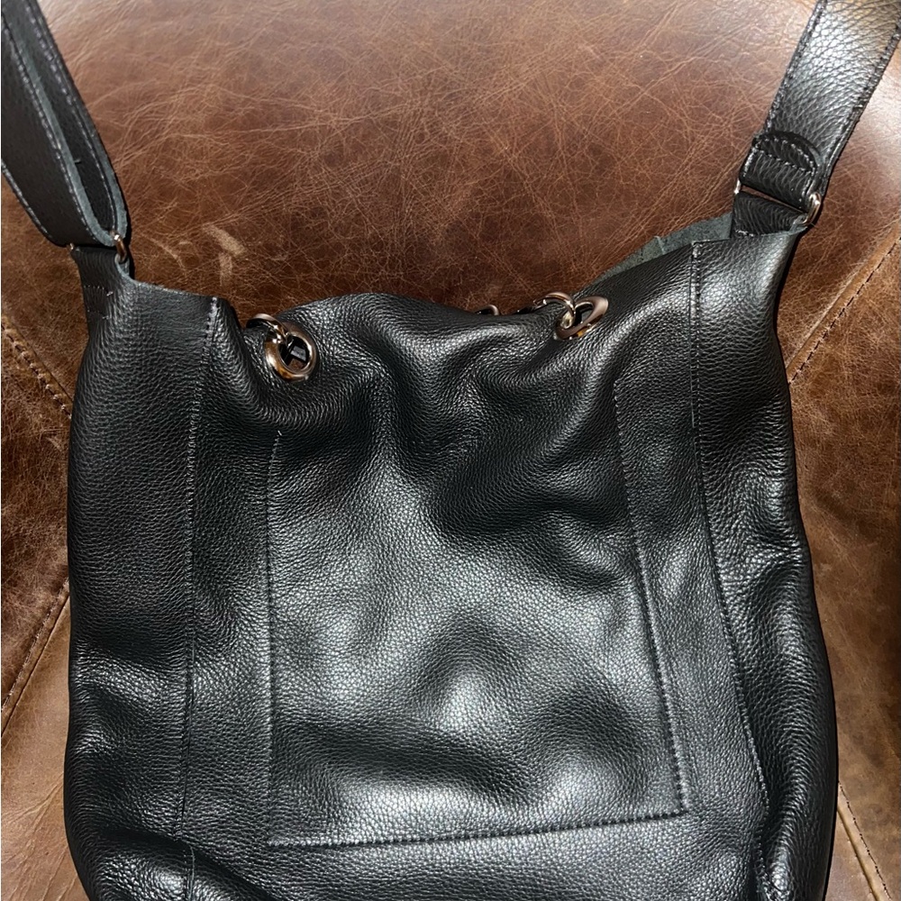 Elegant Black Leather Crossbody Bag